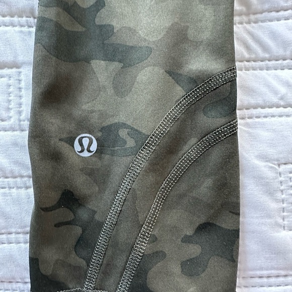 Lululemon Run Inspire Crop II Savasana Cano Size 6 - Picture 3 of 5